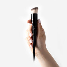 Load image into Gallery viewer, F03: Foundation Angle Brush
