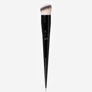 F03: Foundation Angle Brush